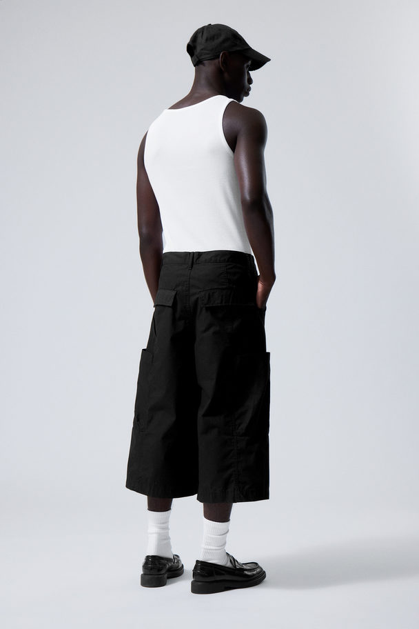 Weekday Loose Ankle Length Cargo Shorts Black