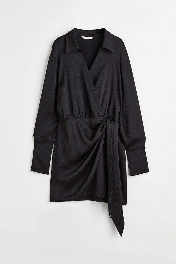 H&M Blusenkleid im Wickelschnitt aus Satin-Crêpe Schwarz