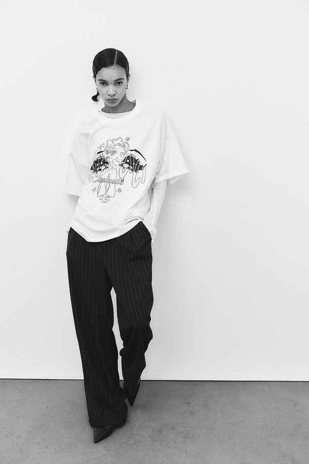 H&M Oversized T-Shirt mit Print Cremefarben/Saweetie