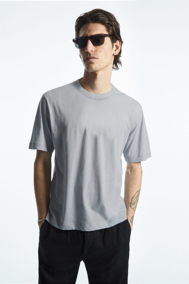 COS Lätt T-shirt Med Avslappnad Passform Ljusblå