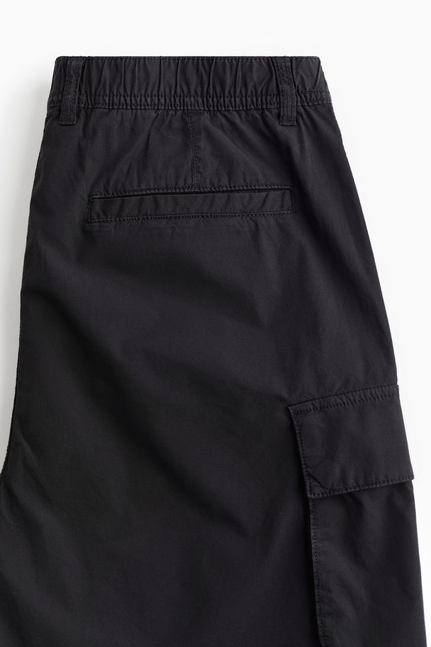 H&M Regular Fit Cargo Shorts Black