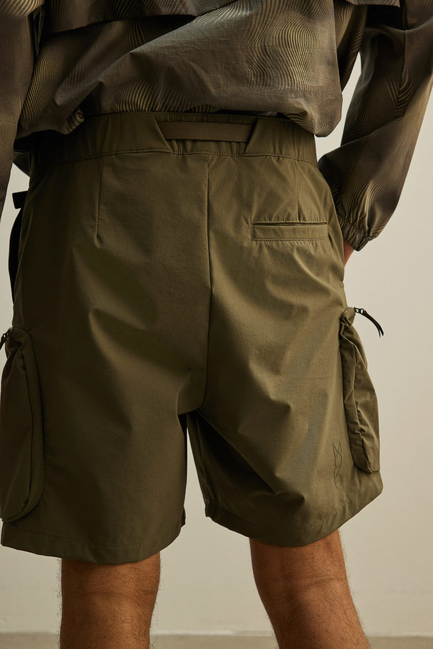 H&M Water-repellent Outdoor Shorts Khaki Green