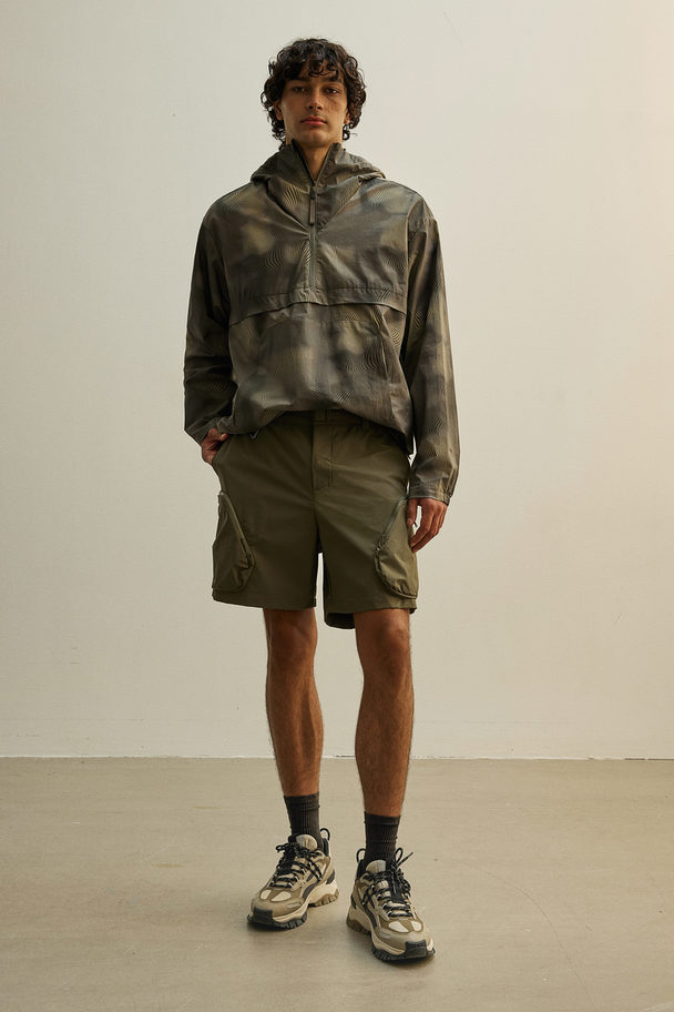 H&M Water-repellent Outdoor Shorts Khaki Green