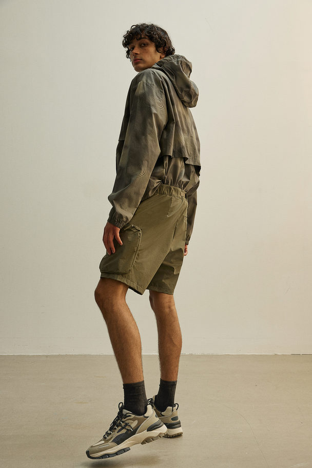 H&M Water-repellent Outdoor Shorts Khaki Green