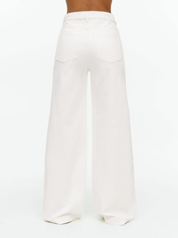 ARKET LUPINE High Flared Jeans Weiß