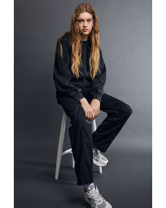Low-waisted Cargo Trousers Black