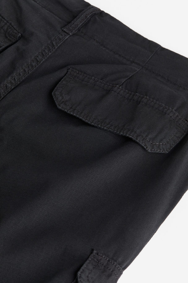 H&M Low-waisted Cargo Trousers Black