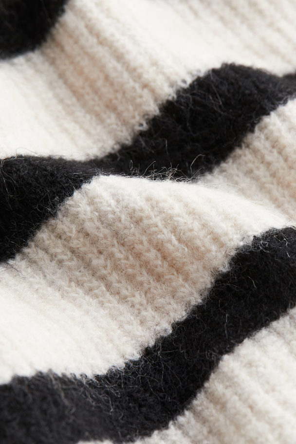 H&M Knitted Dress Cream/striped