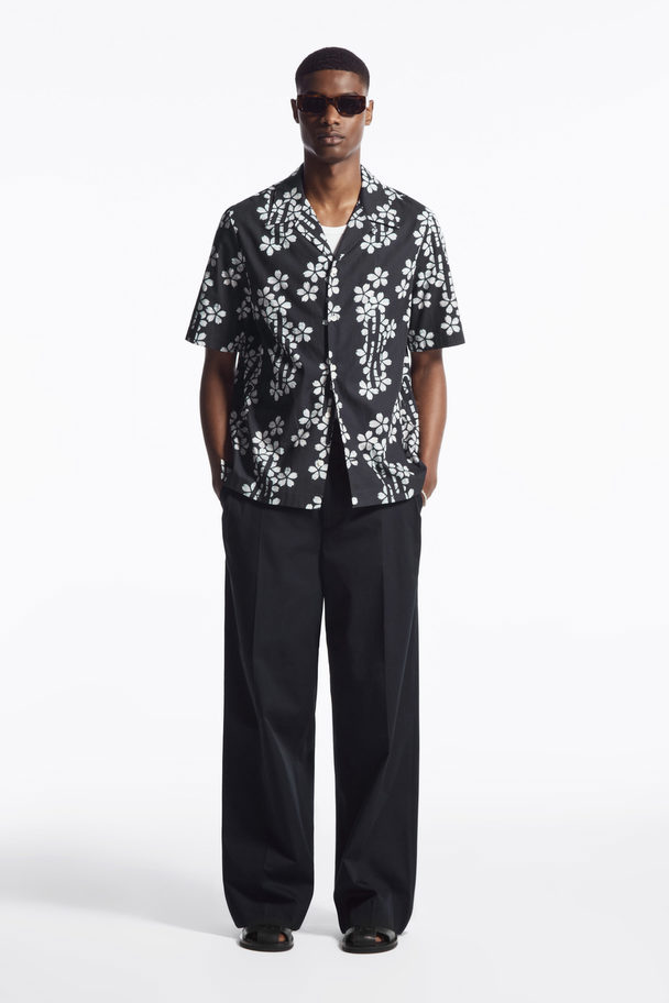 COS Floral-print Short-sleeved Shirt Black / Floral