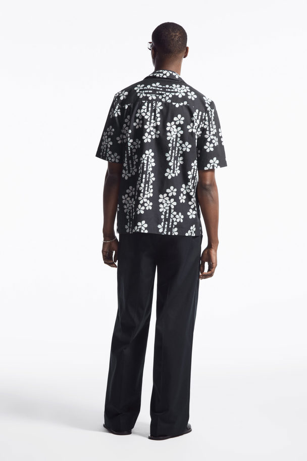 COS Floral-print Short-sleeved Shirt Black / Floral