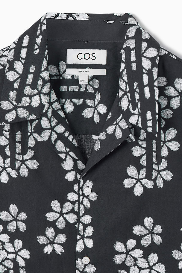 COS Floral-print Short-sleeved Shirt Black / Floral