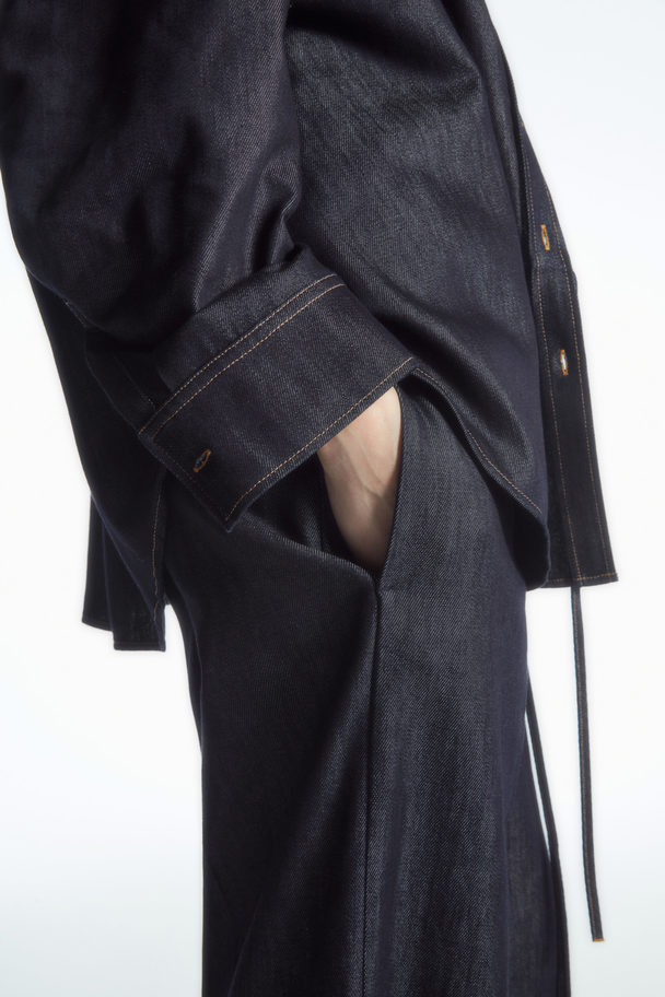 COS ELEGANTE HOSE AUS DENIM MIT WEITEM BEIN INDIGOBLAU