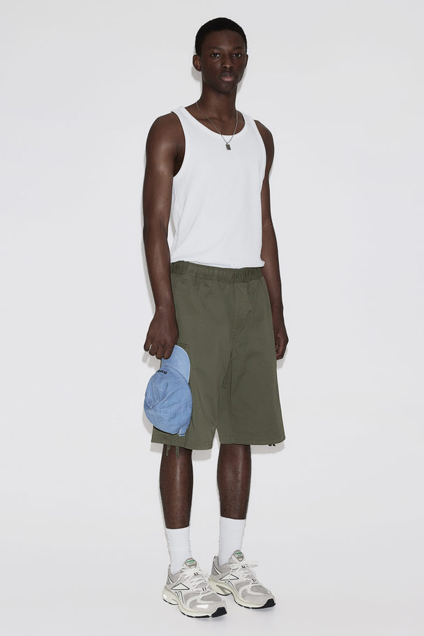 H&M Cargoshorts aus Twill in Loose Fit Khakigrün