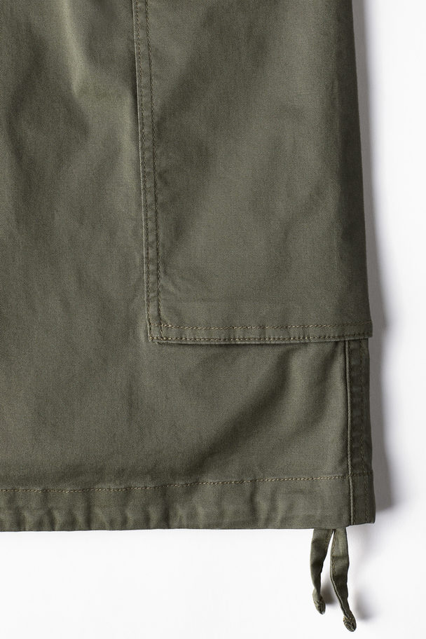 H&M Cargoshorts aus Twill in Loose Fit Khakigrün