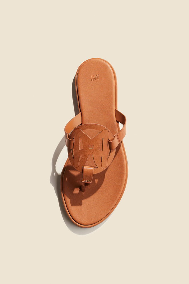 H&M Zehensandalen mit Monogramm Hellbraun