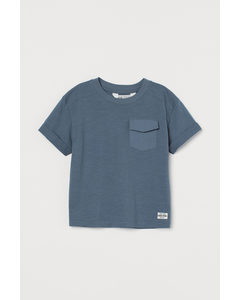 T-Shirt mit Tasche Blau
