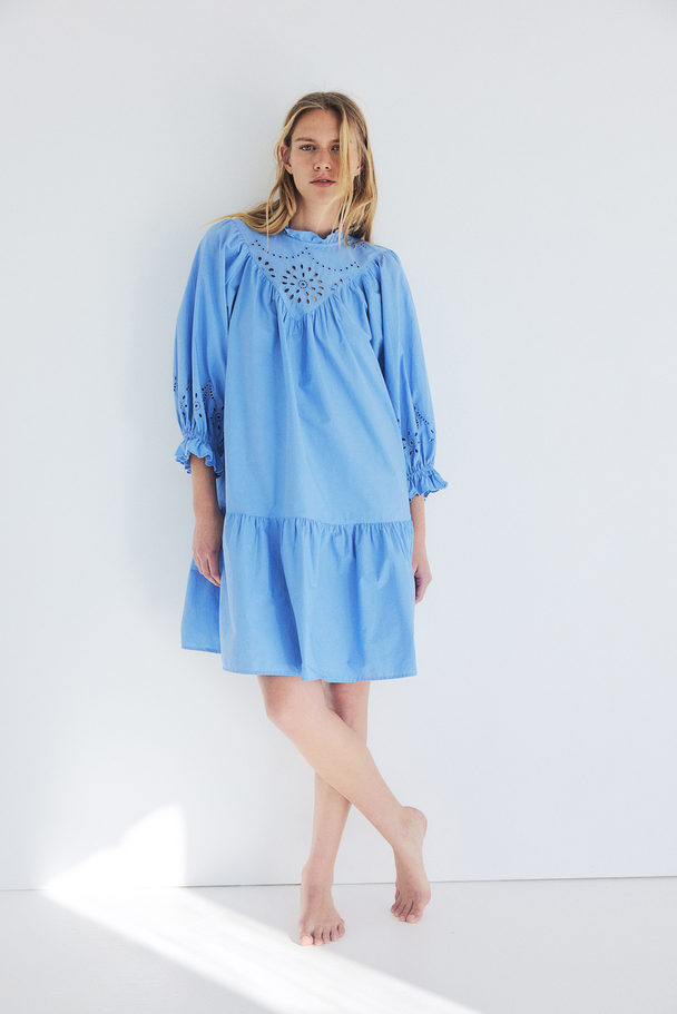 H&M Kleid mit Broderie Anglaise Blau