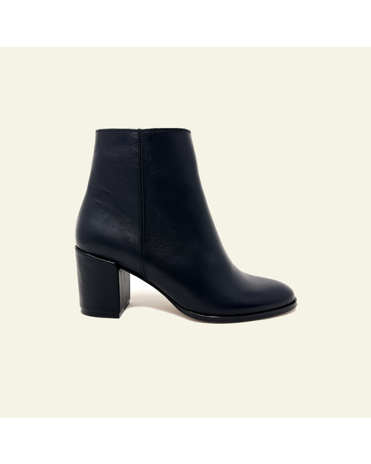 Hanks Nina Black Leather Heeled Ankle Boots