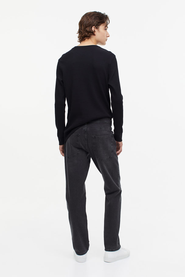 H&M Xfit® Straight Regular Jeans Mørkegrå