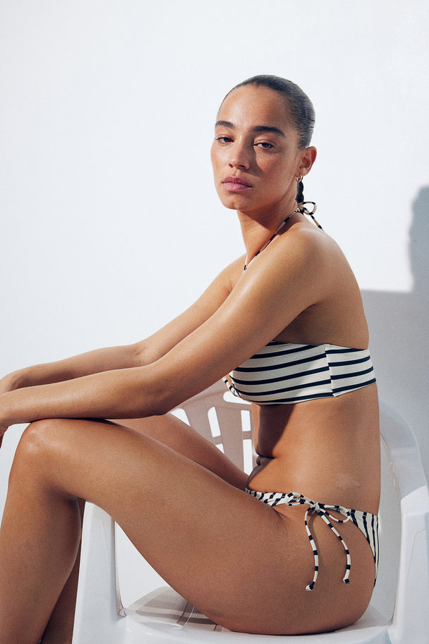 H&M Vatteret Bikinitop Med Halterneck Hvid/sortstribet