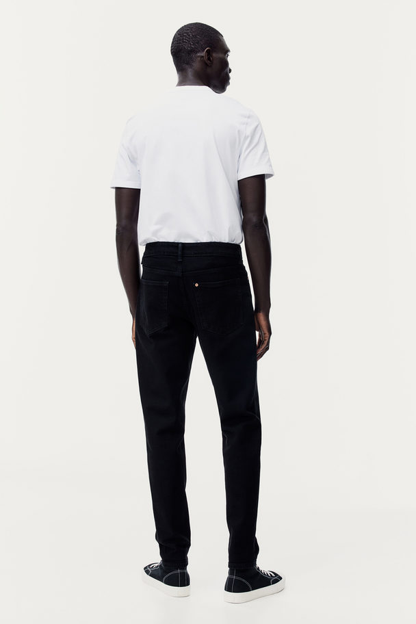 H&M Regular Tapered Jeans Schwarz/No fade black