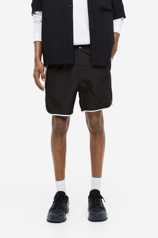 H&M Nylon Short - Regular Fit Zwart