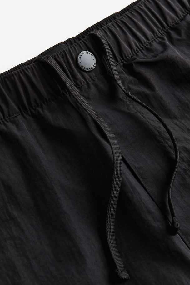H&M Nylon Short - Regular Fit Zwart
