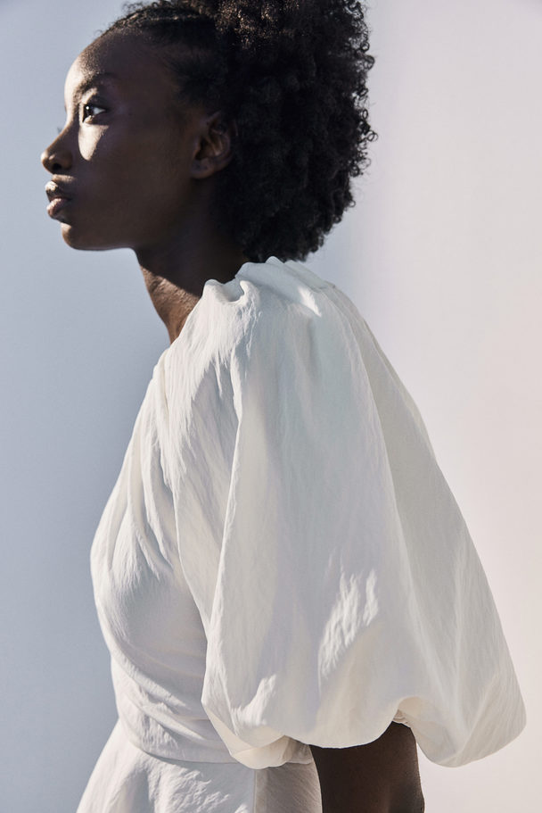 H&M One-Shoulder-Kleid mit Ballonrock Weiß