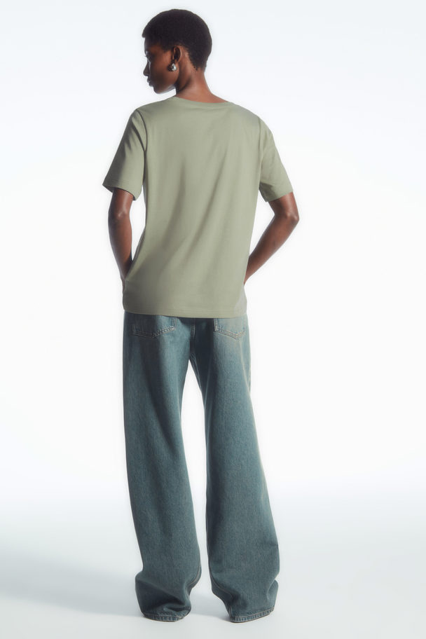 COS 24/7 V-ringad T-shirt Khaki
