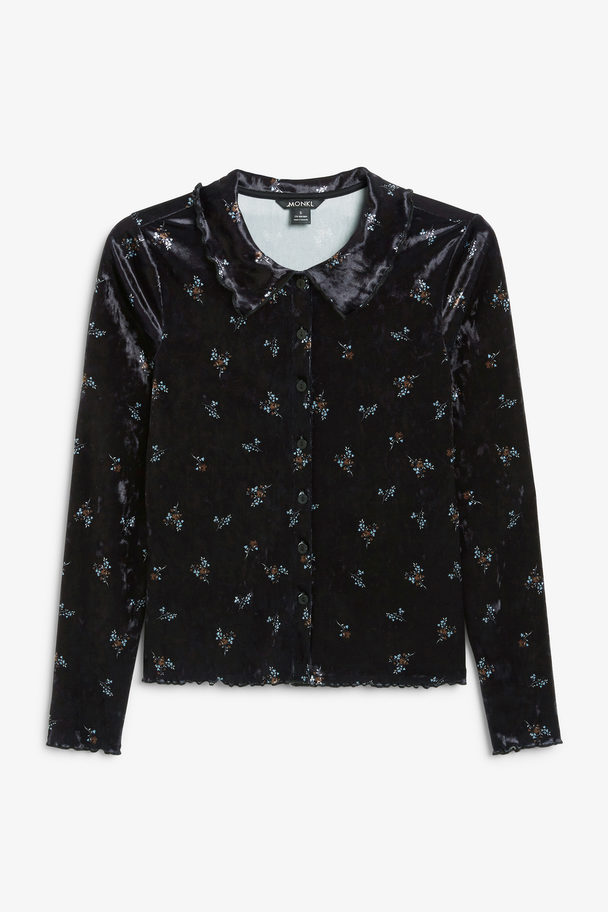 Monki Zwart Fluwelen Shirt Met Lange Mouwen, Bloemenprint En Geschulpte Zoom. Donkere Bloemenprint
