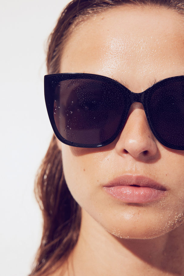 H&M Square Sunglasses Black