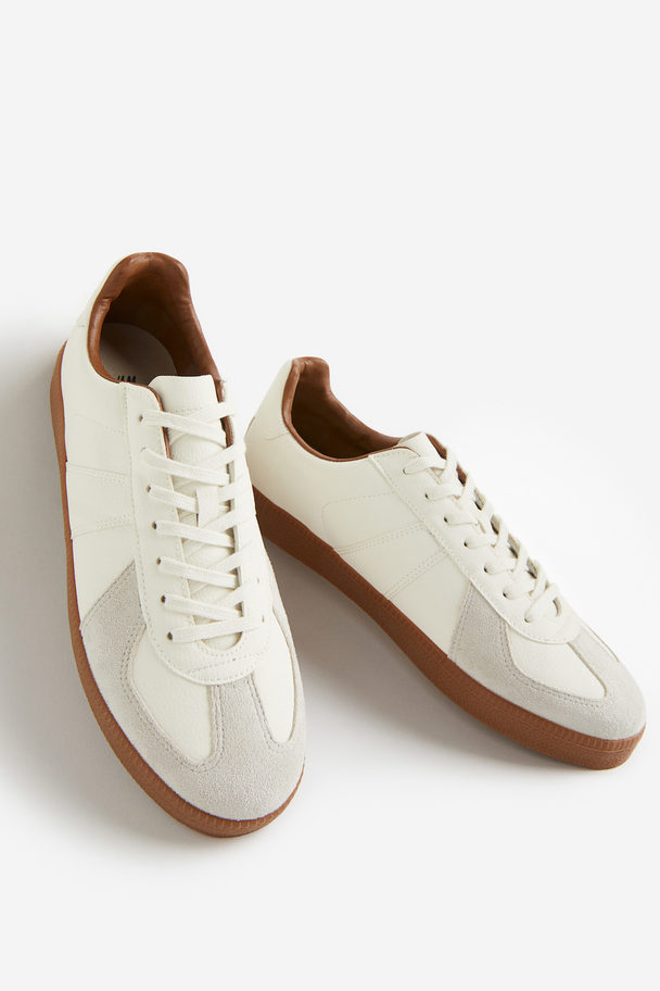 H&M Sneakers Roomwit