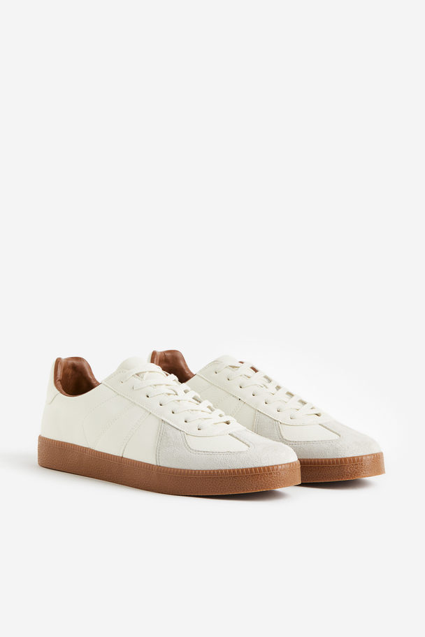 H&M Sneakers Roomwit