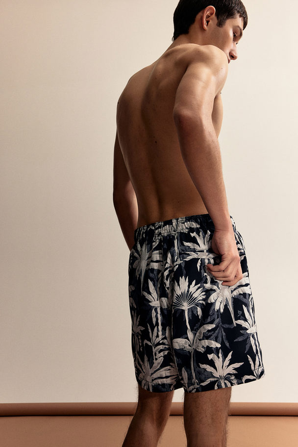 H&M Patterned Swim Shorts Black/palm Trees