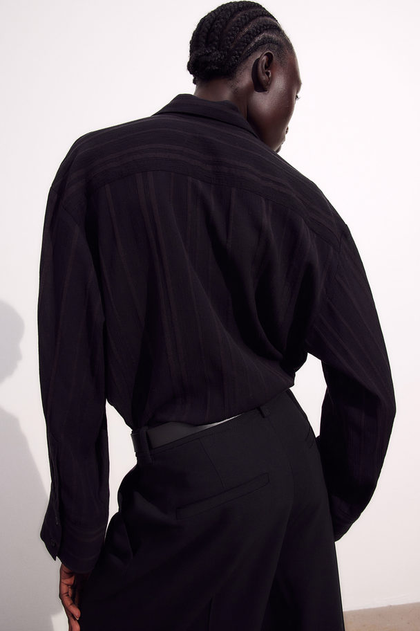 H&M Oversized, Krinklet Skjorte Sort/stripet