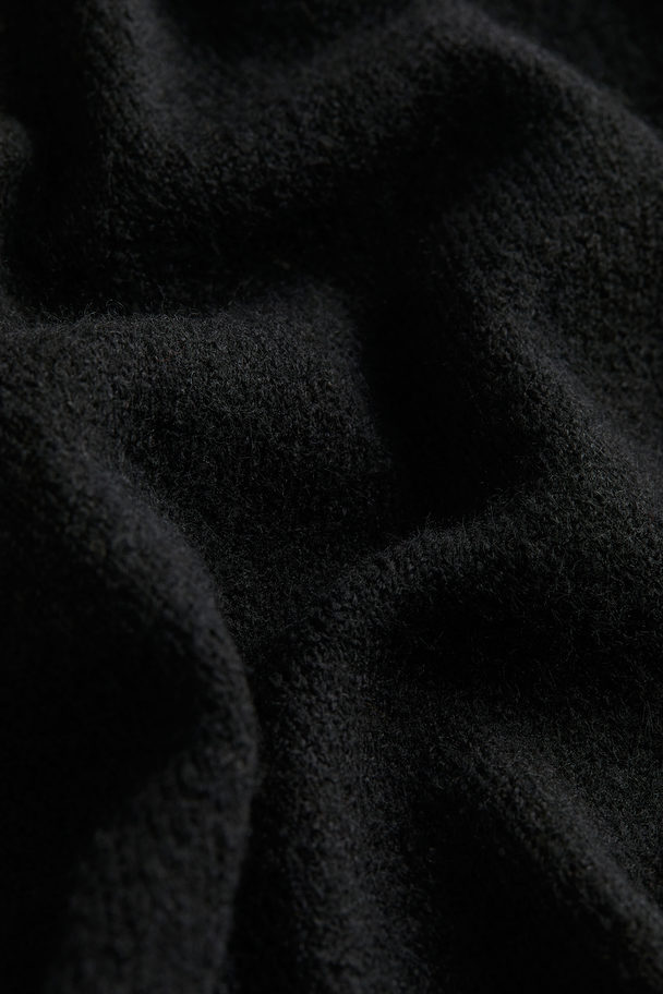 H&M Pullover mit V-Ausschnitt Schwarz