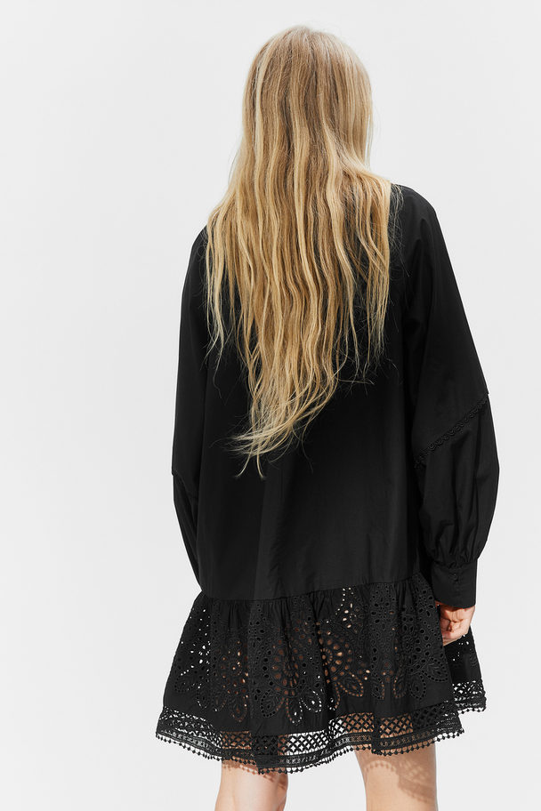 H&M Kleid mit Broderie Anglaise Schwarz