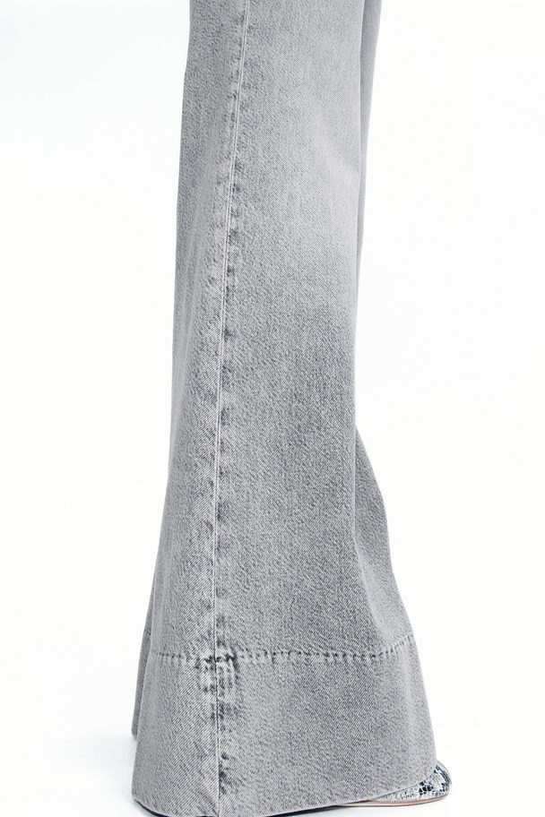 H&M Flared High Jeans Light Grey