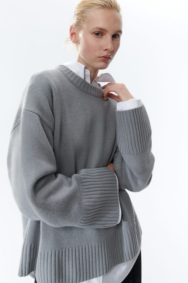 H&M Oversized-Pullover aus Kaschmirmix Grau