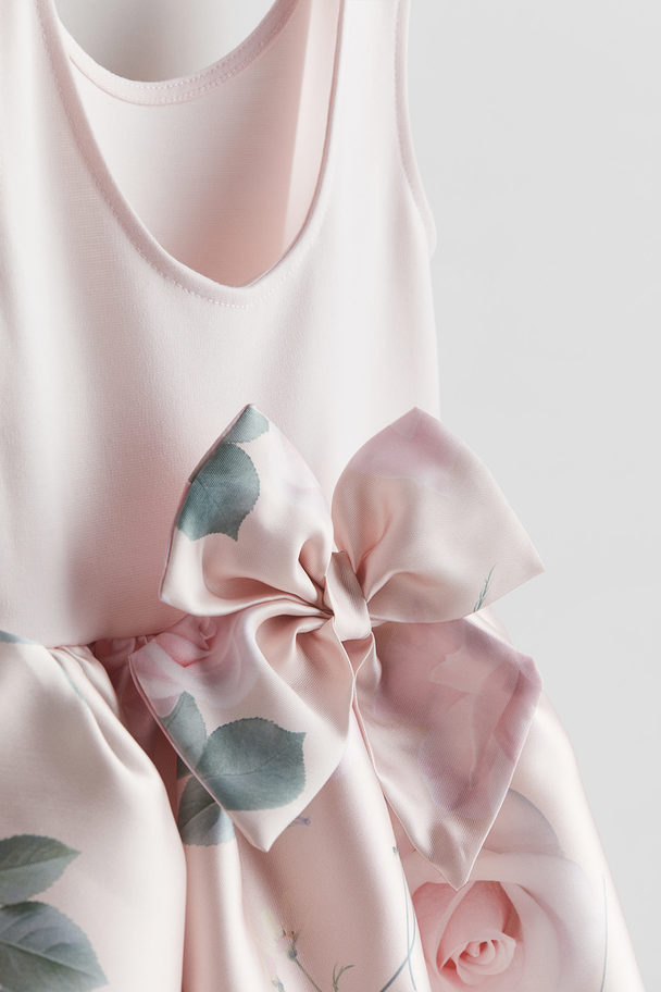 H&M Kleid mit ausgestelltem Rock Hellrosa/Geblümt