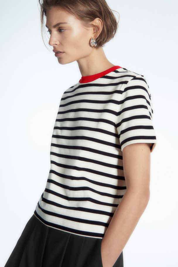 COS Clean Cut T-shirt Black / White / Red