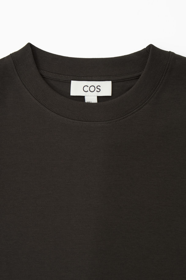 COS The Clean Cut T-shirt Mörkbrun
