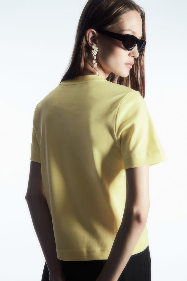 COS The Clean Cut T-shirt Yellow