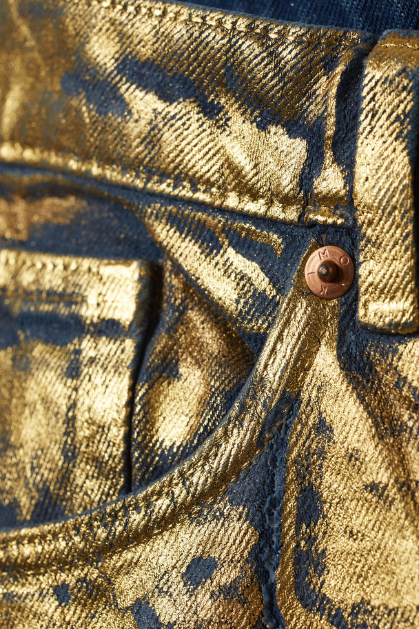 Monki Moop Mid Waist Golden Jeans Golden Foil