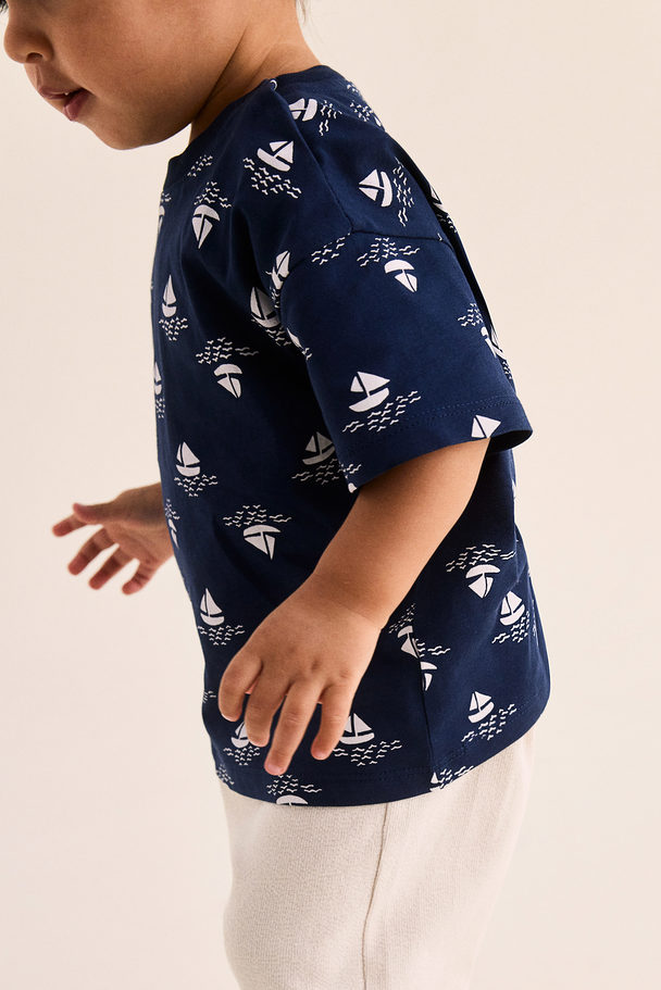 H&M 2-pak T-shirt I Bomuld Med Tryk Marineblå/sejlbåde