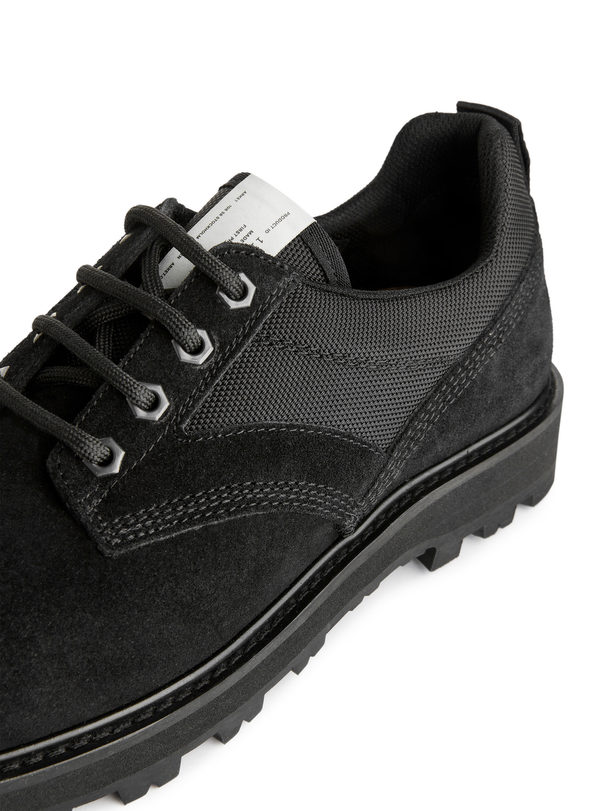 ARKET Derby-Schuh aus Veloursleder mit VIBRAM®-Sohle Schwarz