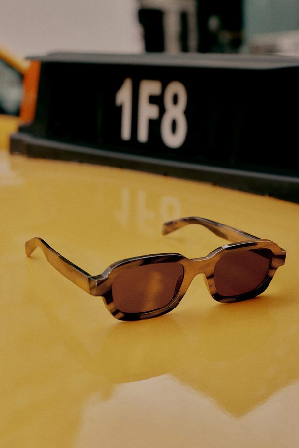 H&M Oval Sunglasses Brown/tortoiseshell-patterned