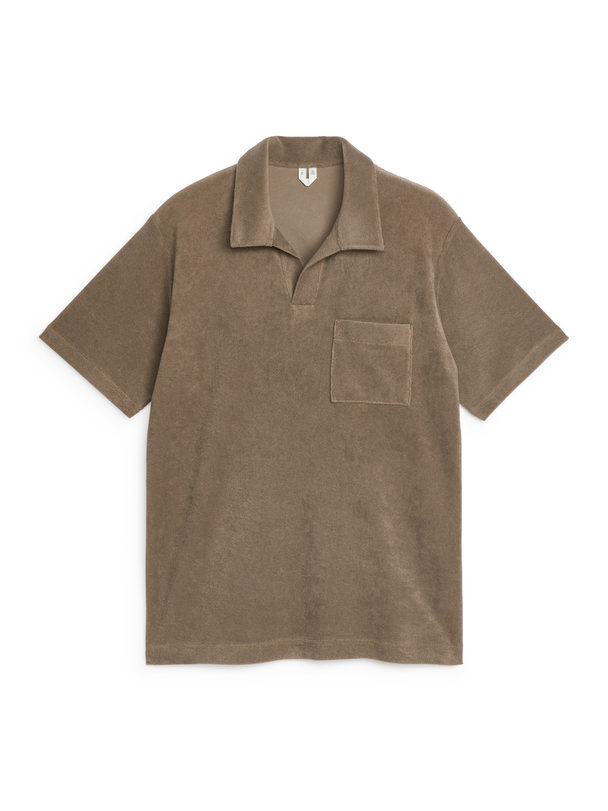 ARKET Poloshirt aus Baumwollfrottee Dunkles Graubraun
