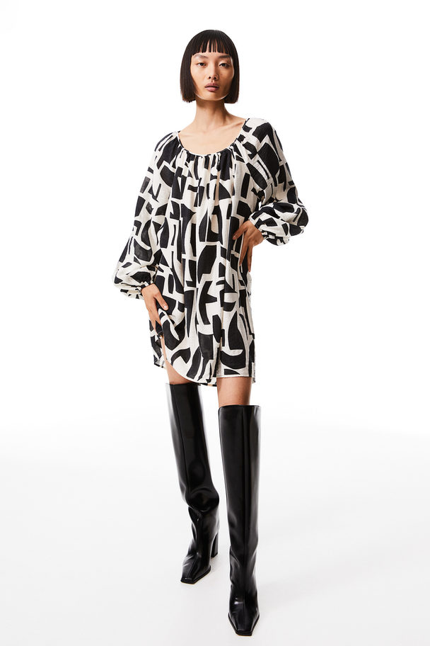H&M Oversized Kleid Cremefarben/Schwarz gemustert