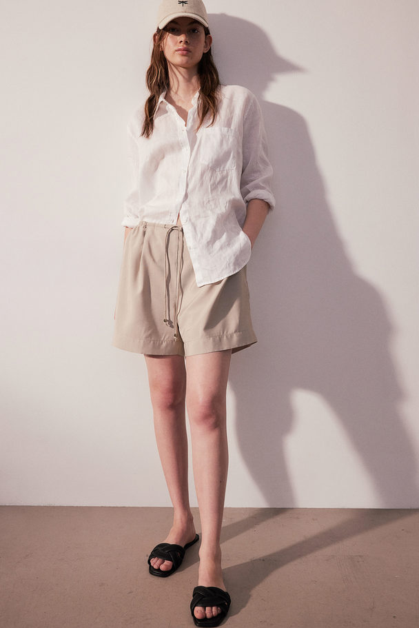 H&M Front-pleat Shorts Light Beige